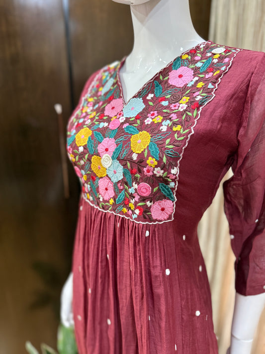Tāvara – Maroon Oak Handloom Kurti