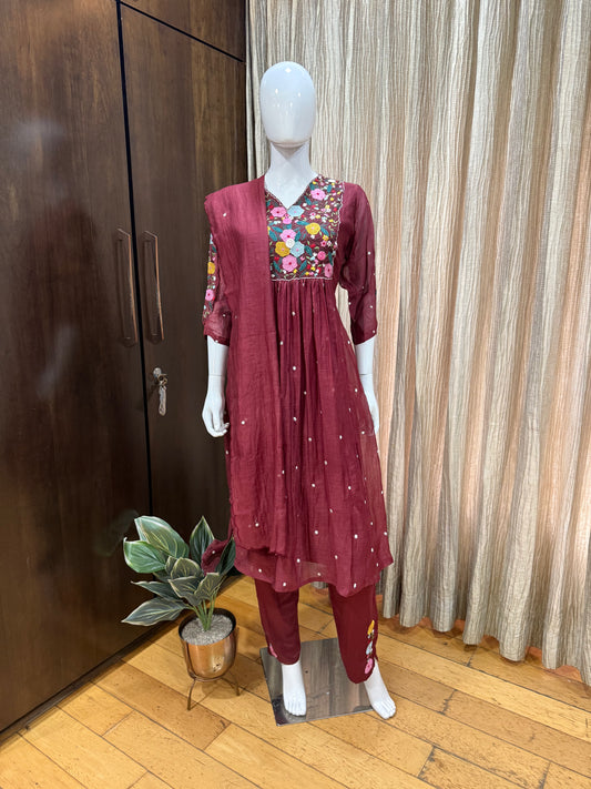Tāvara – Maroon Oak Handloom Kurti